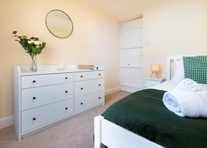 Meadow View * Chapel Stile